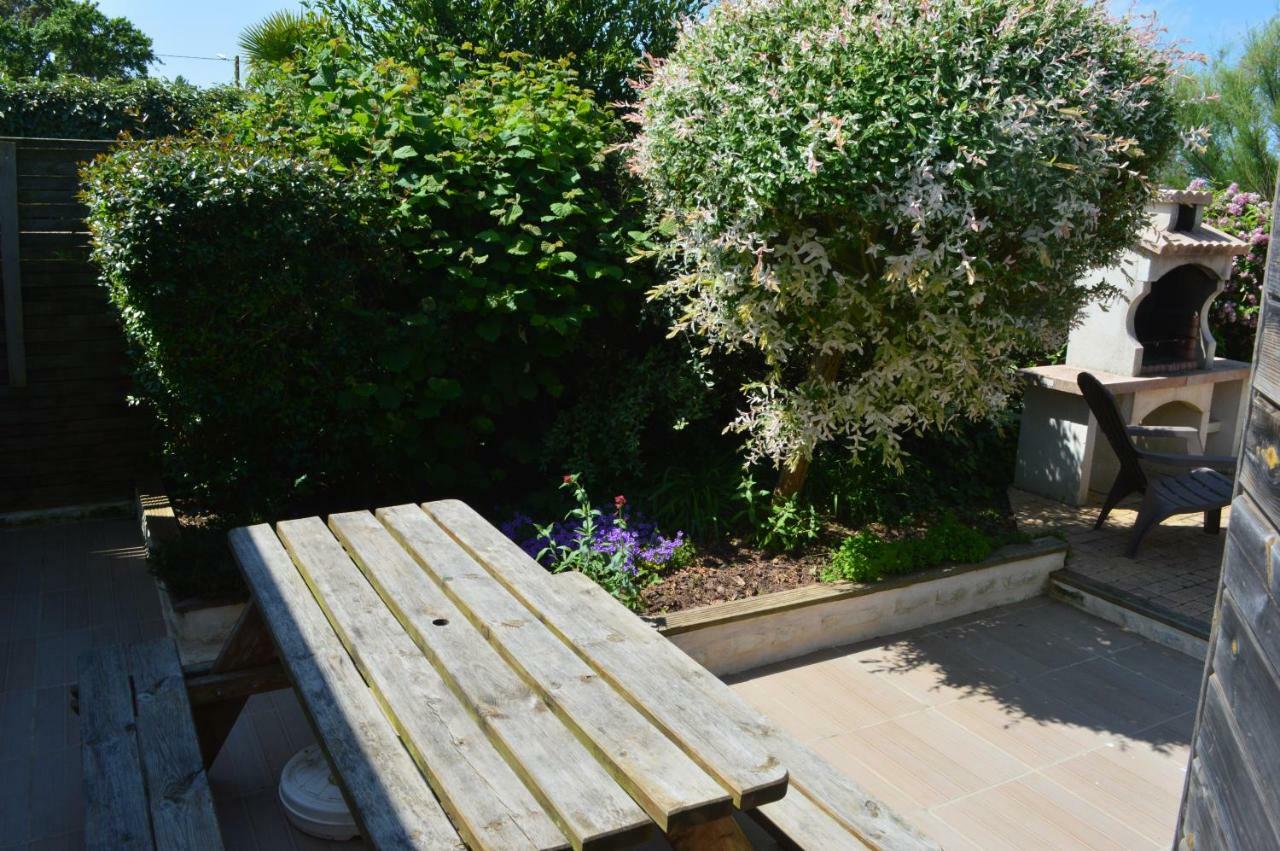 Gite Du Cote De Chez Soann Thairé Exterior foto