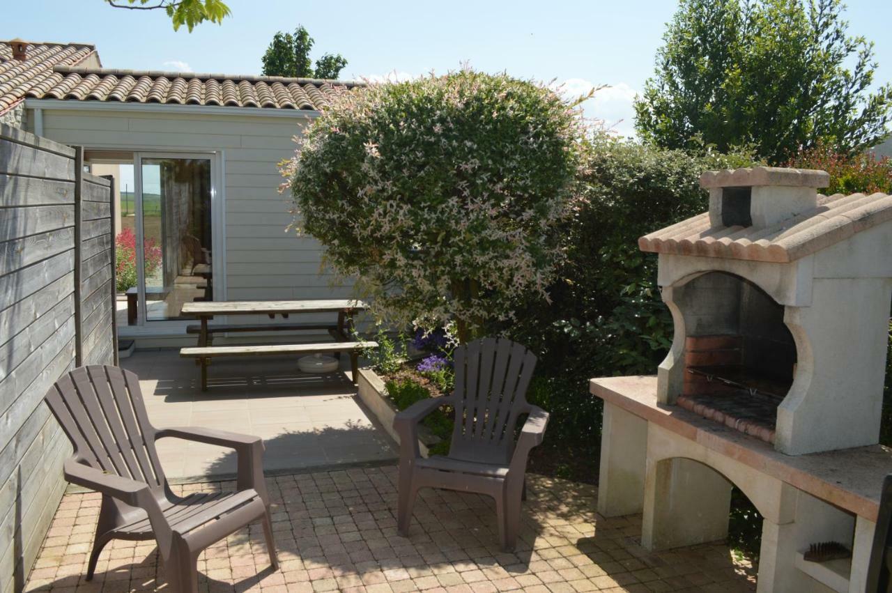 Gite Du Cote De Chez Soann Thairé Exterior foto